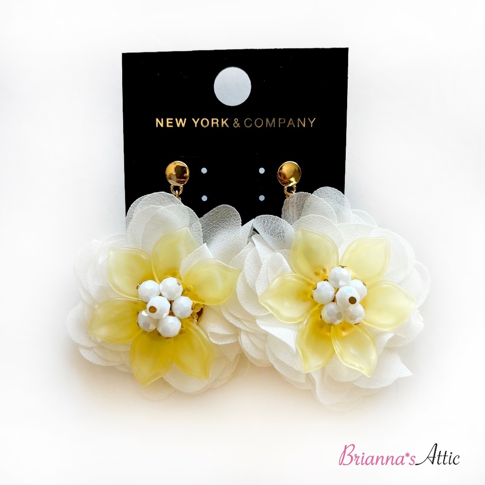 Flower Shaped Earring, Dangle, Center Beads, white & Yellow, New, 3"